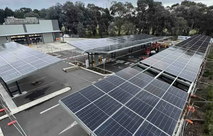 Illustration Ombrières et grandes toitures photovoltaïques